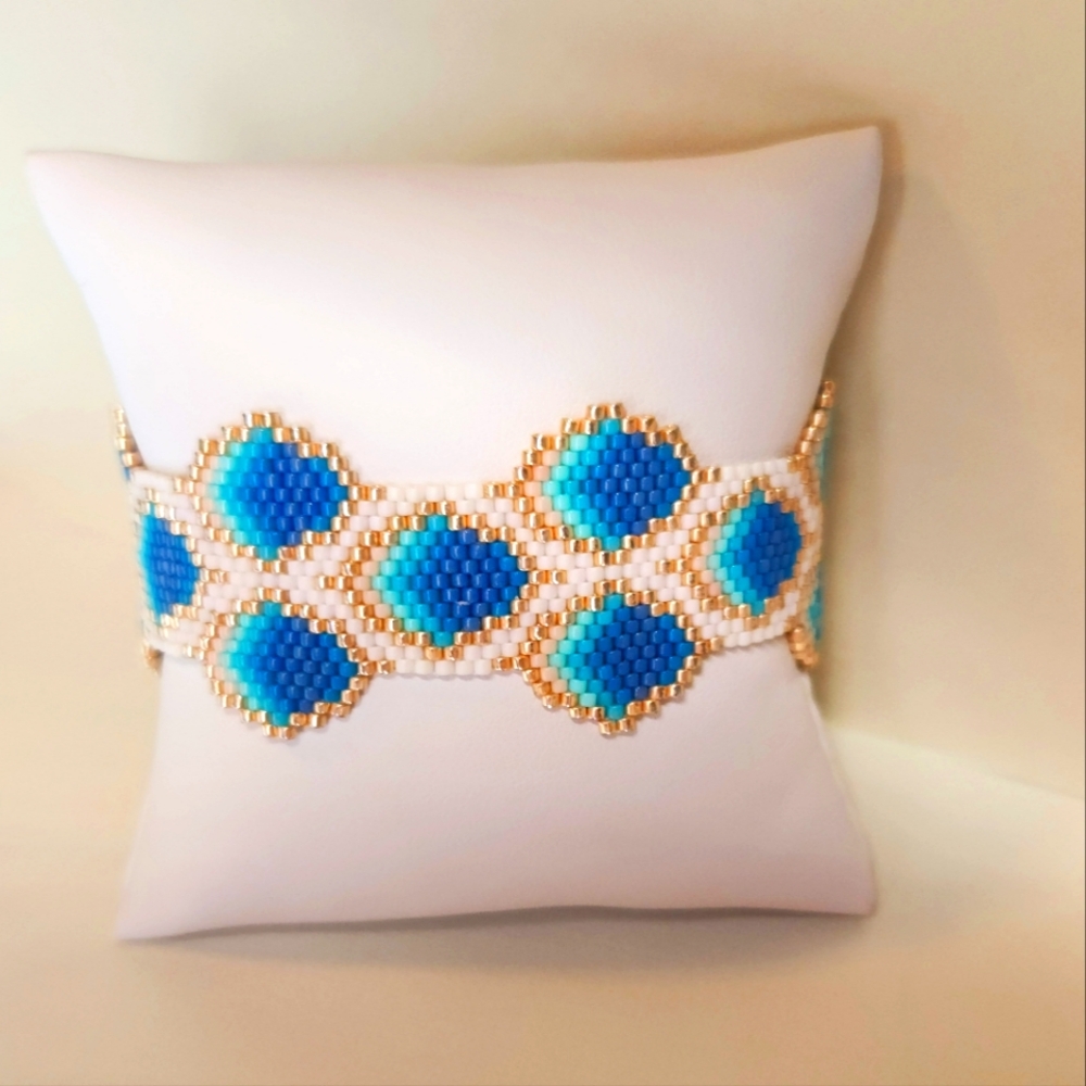 Shades of blue and gold "peacock feather" beaded bracelet - handmade by me